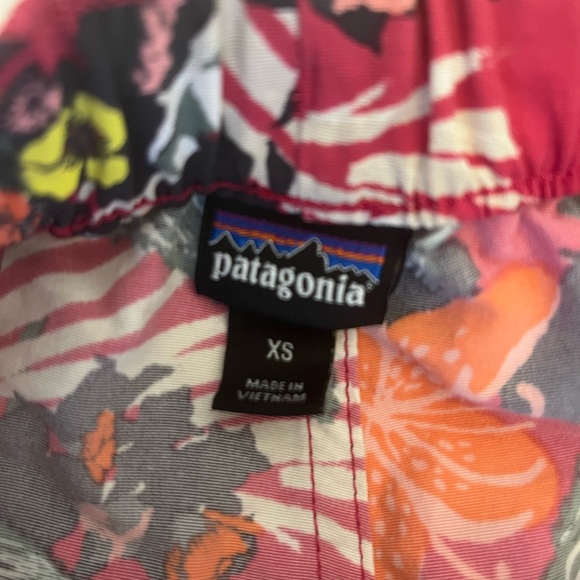 Patagonia Shorts - Picture 2 of 3